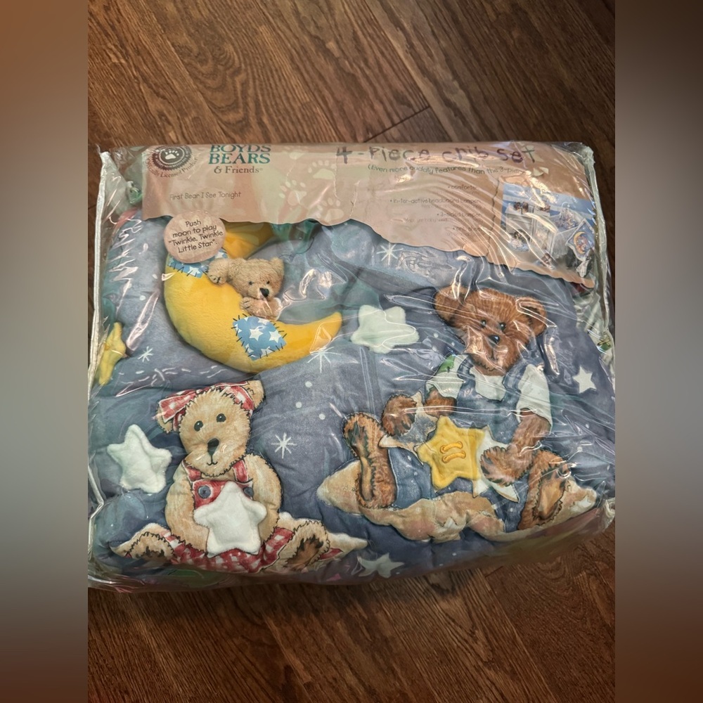 Boyd’s bears crib bedding and sheet set. NWT. Never opened. Smoke free home